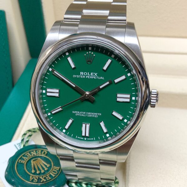 Rolex replica Oyster Perpetual 41mm 124300 green dial